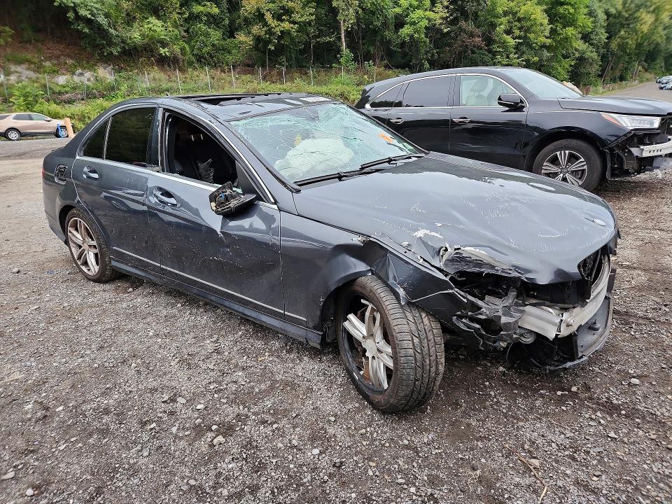 2013 Mercedes-benz C მანქანა იყიდება აუქციონზე, vin: WDDGF8AB8DR242439, აუქციონის ნომერი: 70006716