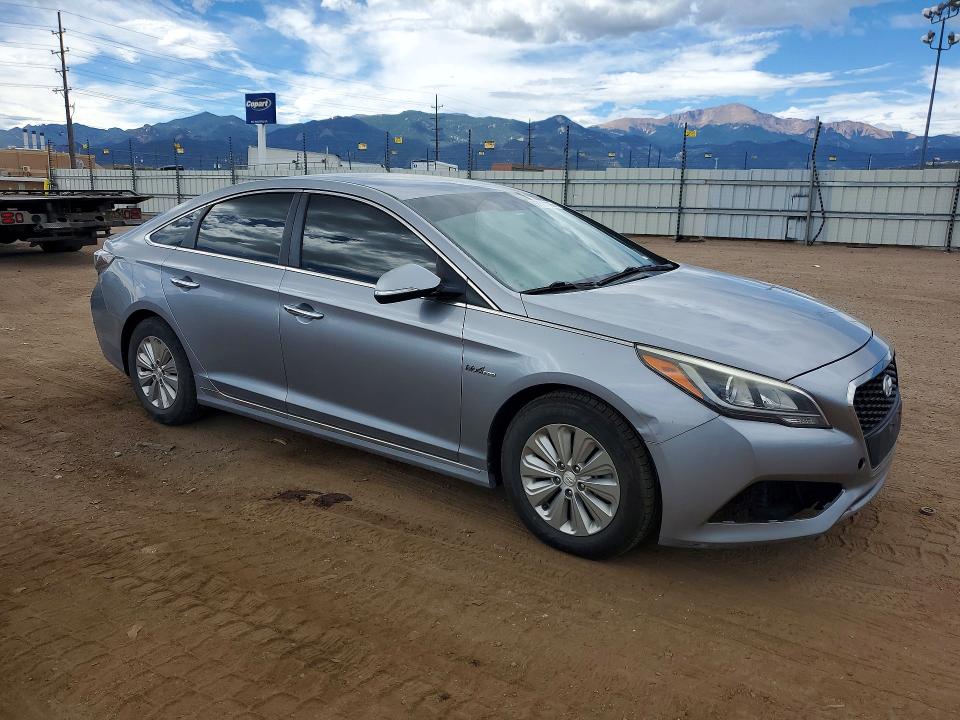 Auction sale of the 2017 Hyundai Sonata Hybrid, vin: KMHE24L15HA044007        , lot number: 67501186
