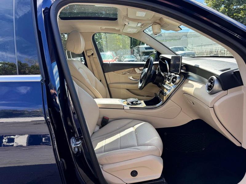 70090246 :رقم المزاد ، WDC0G4KB8JV066943 vin ، 2018 Mercedes-benz Glc مزاد بيع