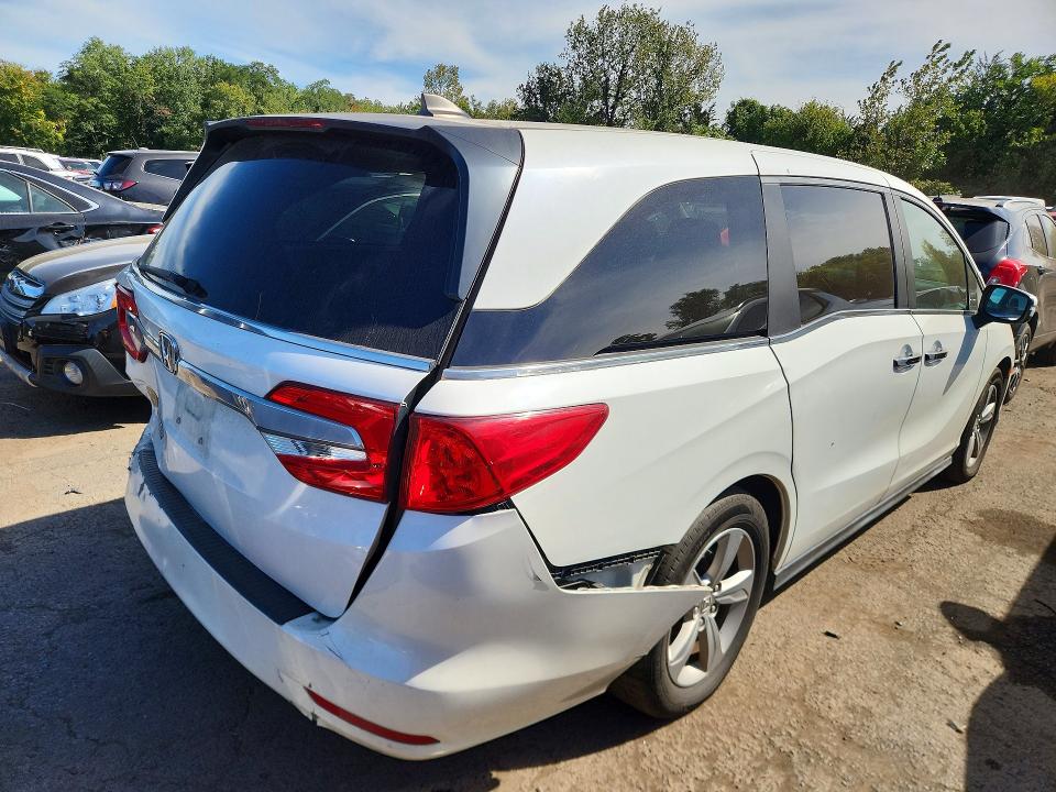 Продажа на аукционе авто 2018 Honda Odyssey, vin: 5FNRL6H55JB006123, номер лота: 69944596