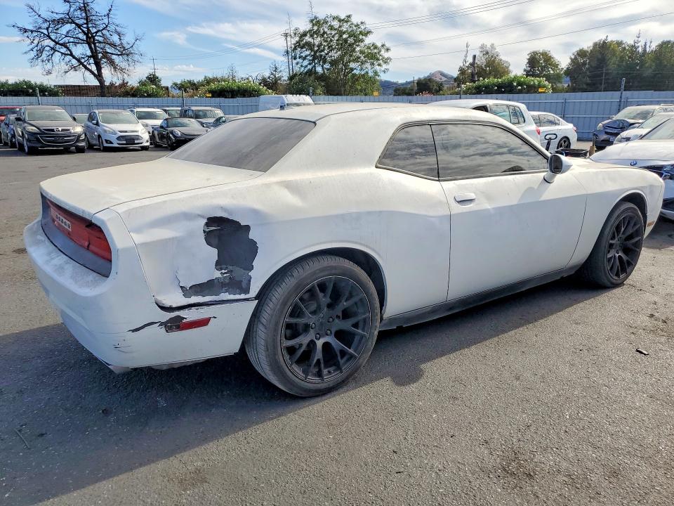 68239566 :رقم المزاد ، 2C3CDYAG8CH118216 vin ، 2012 Dodge Challenger مزاد بيع