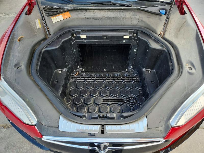 69403096 :رقم المزاد ، 5YJSA1H1XEFP30368 vin ، 2014 Tesla Model S مزاد بيع