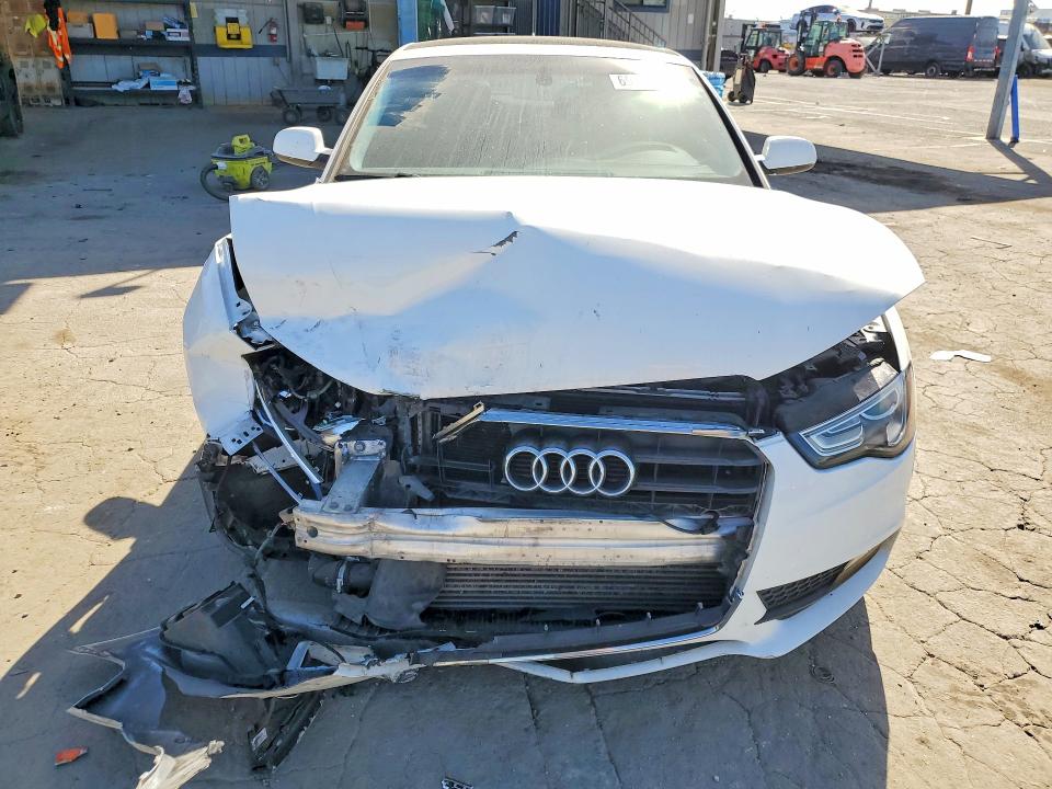 69450326 :رقم المزاد ، WAUCFAFR0EA053111 vin ، 2014 Audi A5 مزاد بيع