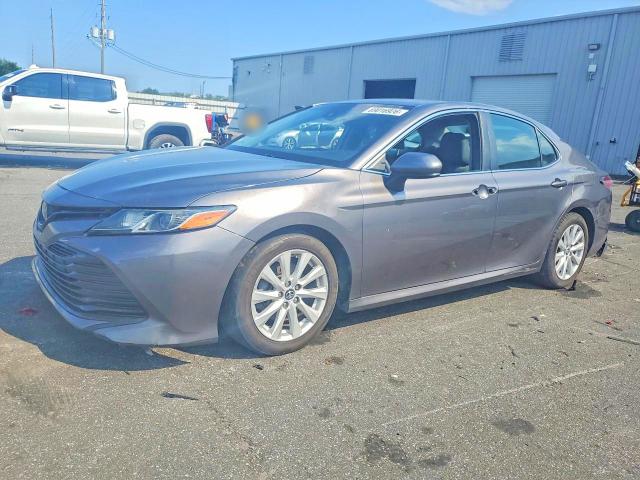 Продаж на аукціоні авто 2018 Toyota Camry, vin: 4T1B11HK4JU141399, номер лоту: 69016926