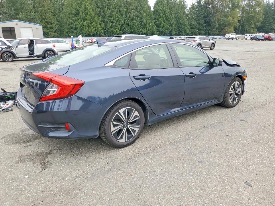 69562546 :رقم المزاد ، JHMFC1F39JX021672 vin ، 2018 Honda Civic مزاد بيع