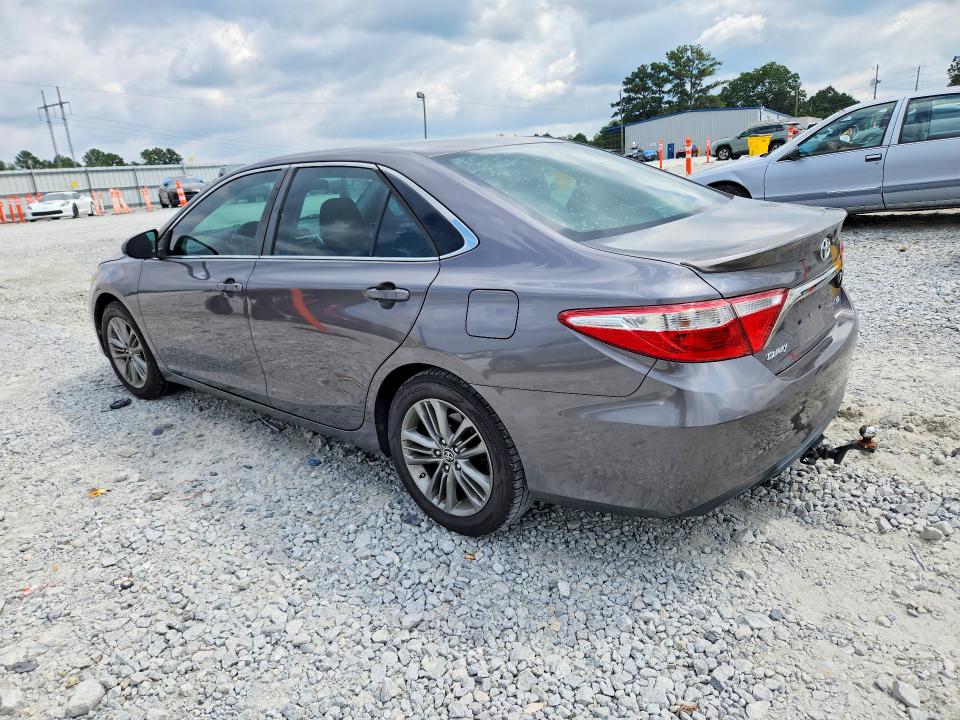 68251186 :رقم المزاد ، 4T1BF1FK3FU107661 vin ، 2015 Toyota Camry مزاد بيع