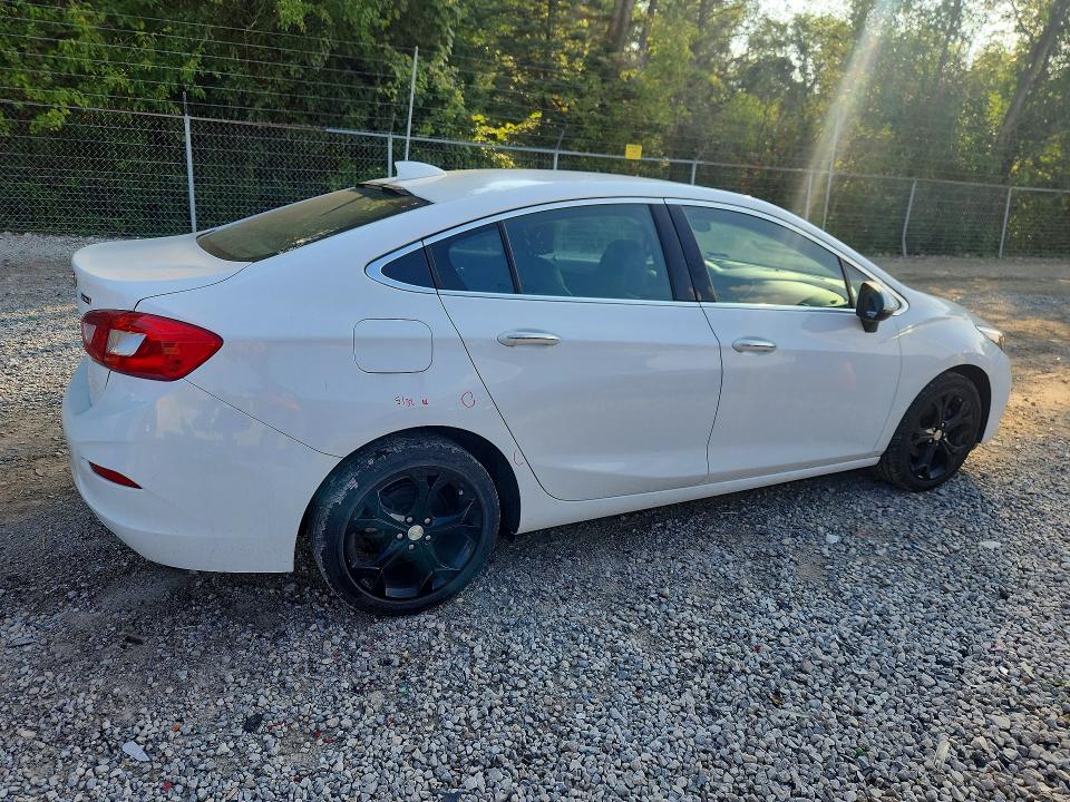 67921986 :رقم المزاد ، 1G1BF5SM0H7261001 vin ، 2017 Chevrolet Cruze مزاد بيع