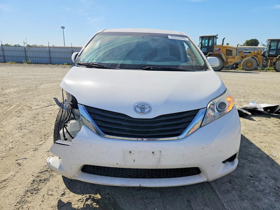 70335376 :رقم المزاد ، 5TDKA3DC1CS014910 vin ، 2012 Toyota Sienna مزاد بيع