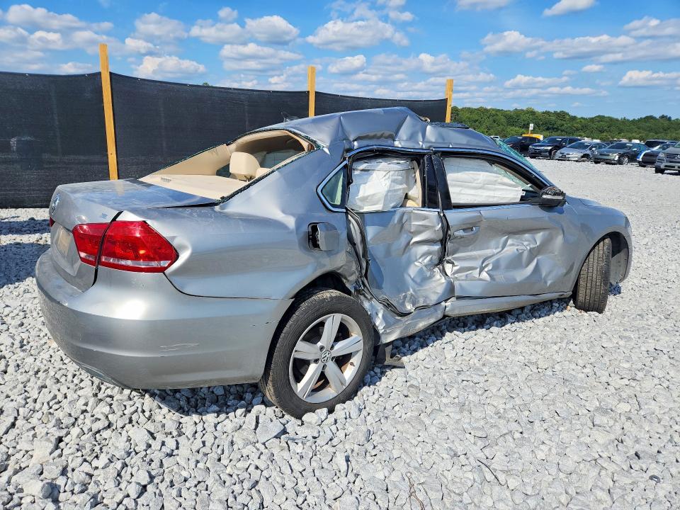 2013 Volkswagen Passat მანქანა იყიდება აუქციონზე, vin: 1VWBP7A39DC141138, აუქციონის ნომერი: 68023886