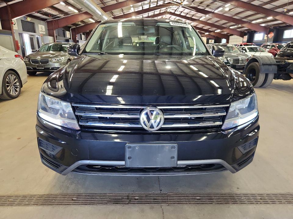 Продажа на аукционе авто 2021 Volkswagen Tiguan, vin: 3VV2B7AX1MM095857        , номер лота: 68884316