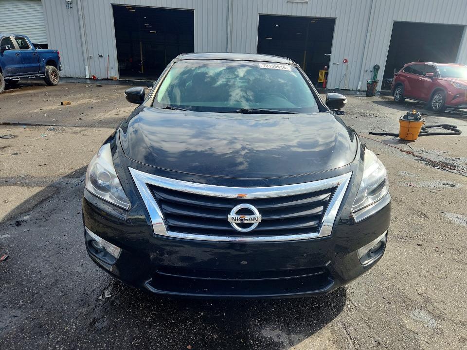 70135616 :رقم المزاد ، 1N4AL3AP4FC231604 vin ، 2015 Nissan Altima مزاد بيع
