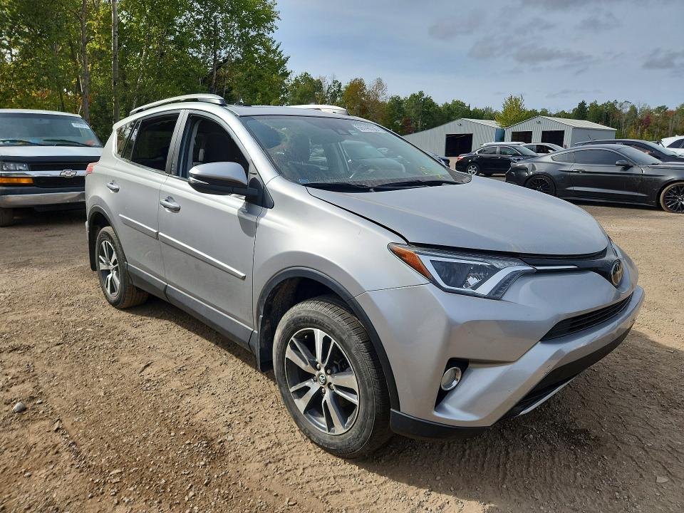 69748736 :رقم المزاد ، 2T3RFREV3JW788817 vin ، 2018 Toyota Rav4 مزاد بيع