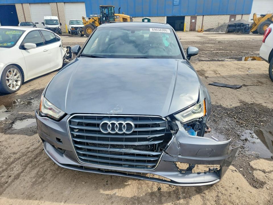 69658386 :رقم المزاد ، WAUCCGFF2F1021263 vin ، 2015 Audi A3 مزاد بيع