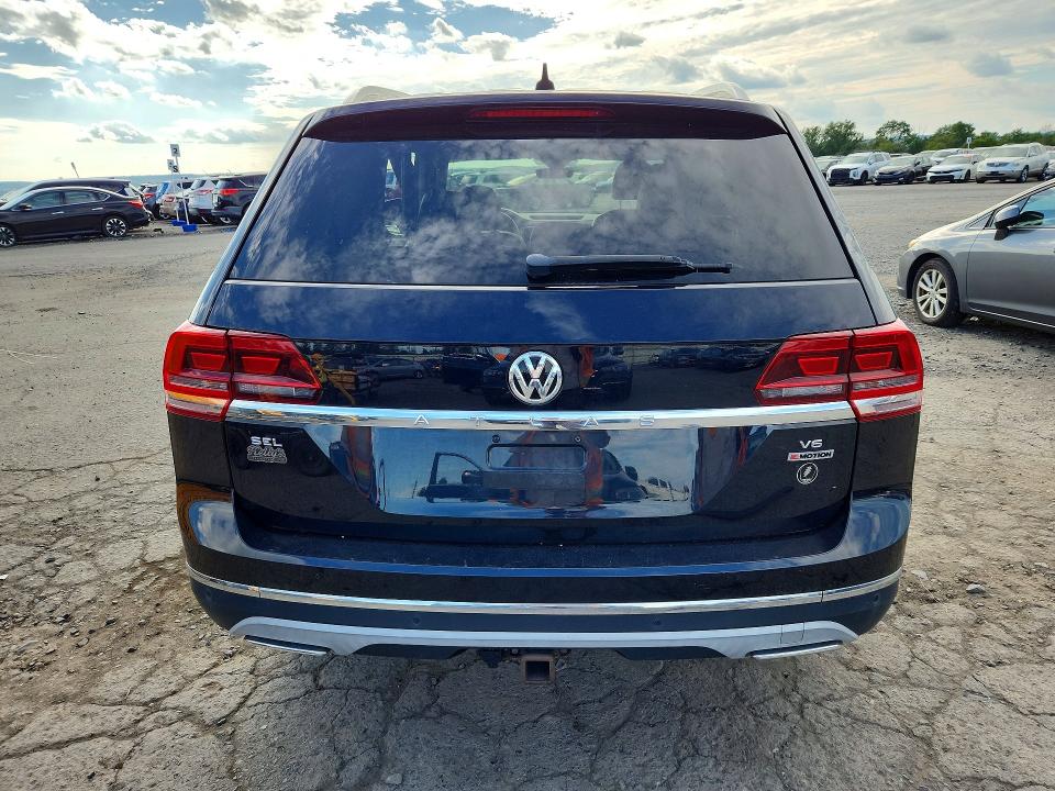 2018 Volkswagen Atlas მანქანა იყიდება აუქციონზე, vin: 1V2MR2CA1JC549471, აუქციონის ნომერი: 68159426