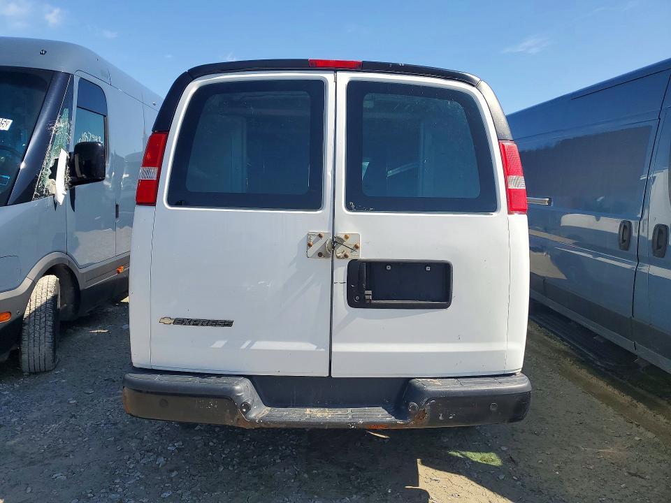 68522976 :رقم المزاد ، 1GCWGAFF6H1310666 vin ، 2017 Chevrolet Express G2500 مزاد بيع