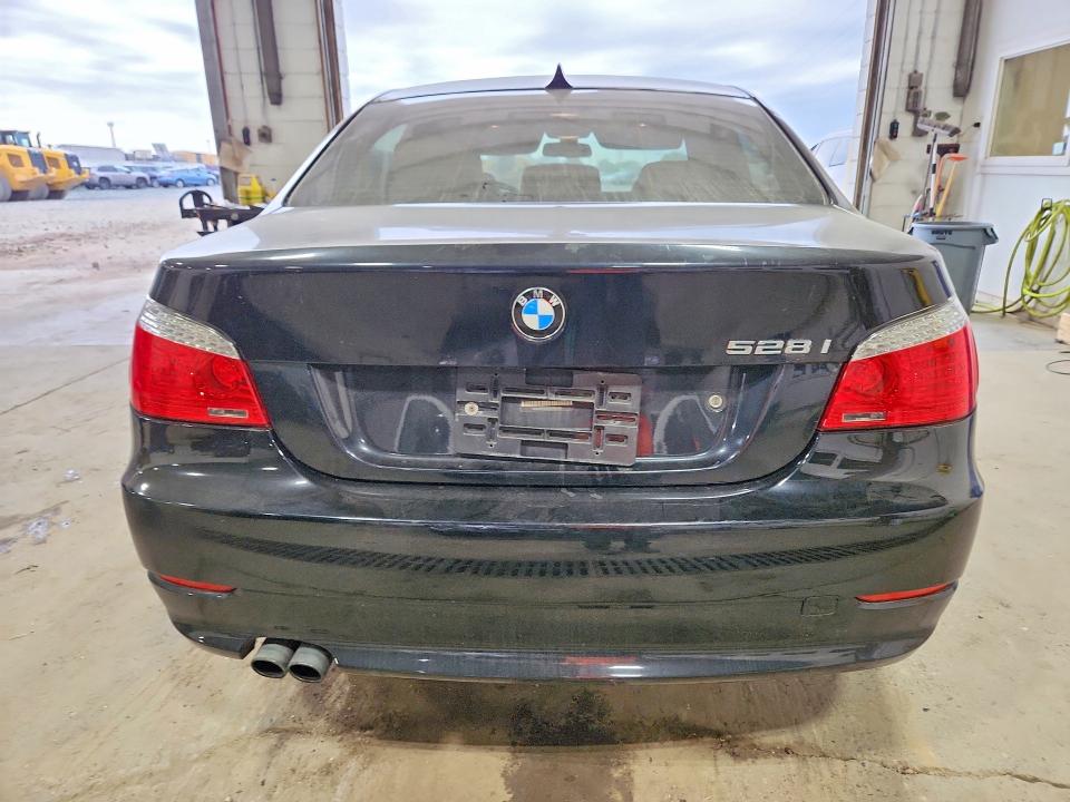 70909536 :رقم المزاد ، WBANV1C51AC388826 vin ، 2010 Bmw 528 مزاد بيع
