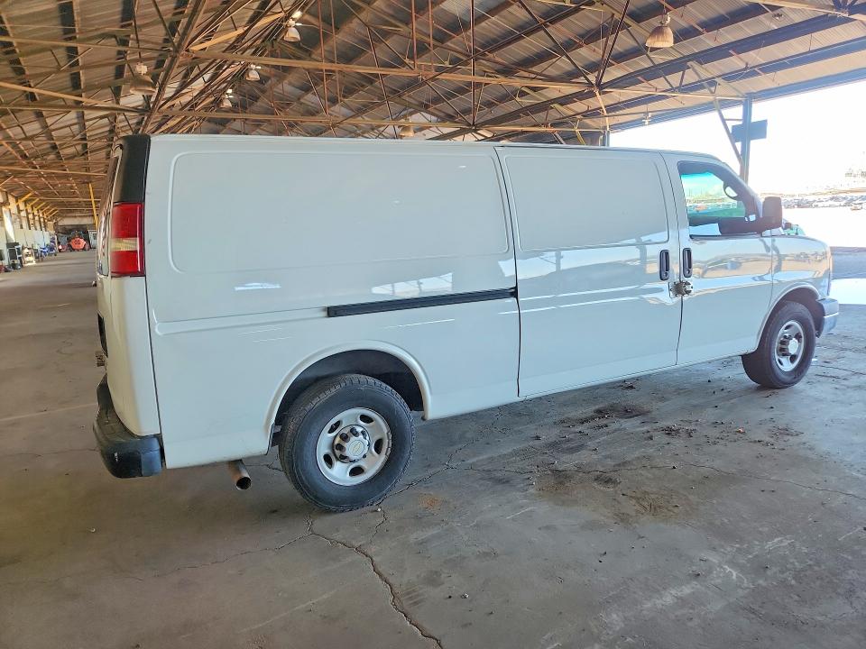 70832246 :رقم المزاد ، 1GCWGGBAXE1105926 vin ، 2014 Chevrolet Express G2500 مزاد بيع