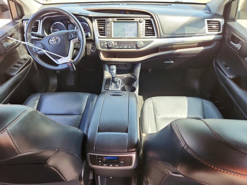 69004996 :رقم المزاد ، 5TDKKRFH1FS077986 vin ، 2015 Toyota Highlander مزاد بيع