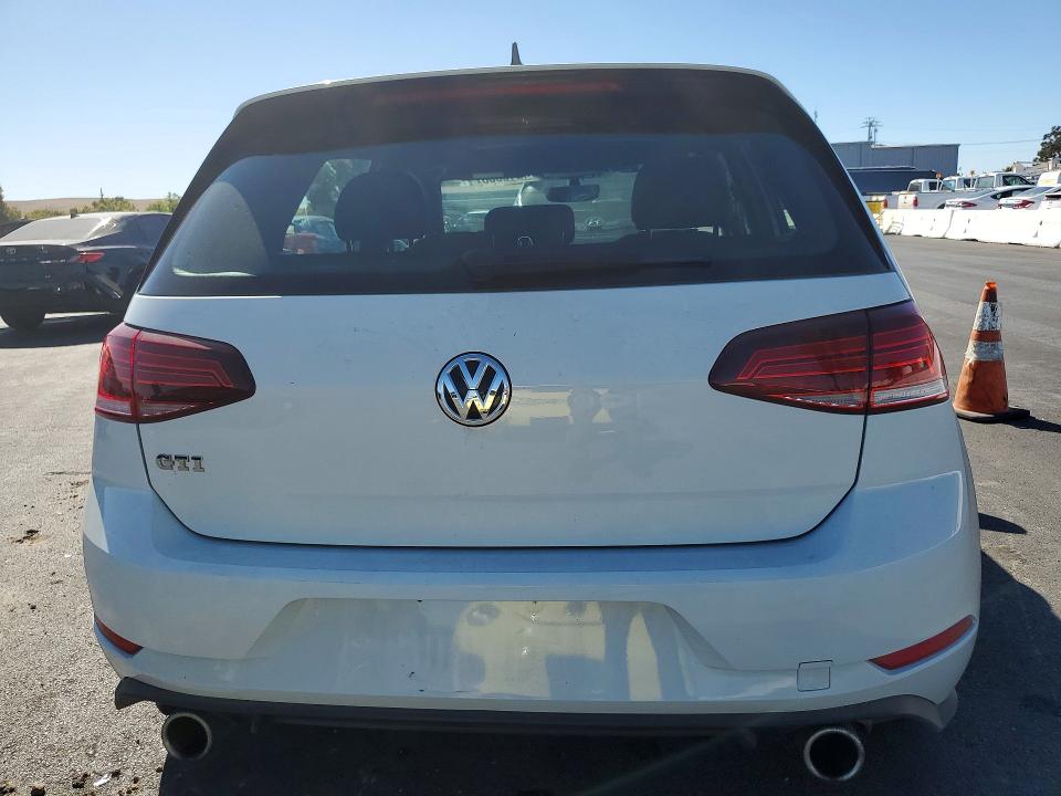 Продажа на аукционе авто 2018 Volkswagen Gti, vin: 3VW447AU3JM281108, номер лота: 71215066