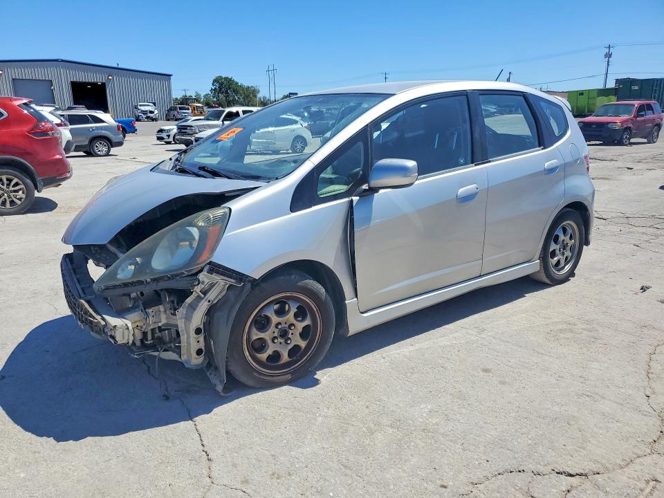 67512626 :رقم المزاد ، JHMGE8H50DC053847 vin ، 2013 Honda Fit مزاد بيع