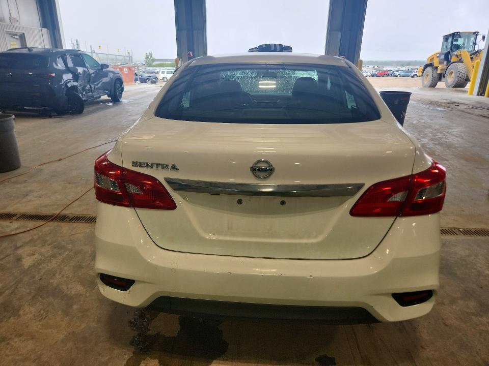 69816916 :رقم المزاد ، 3N1AB7AP4JY205754 vin ، 2018 Nissan Sentra مزاد بيع