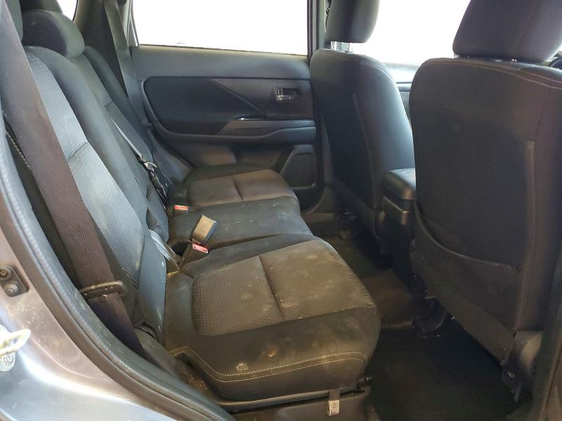 67117386 :رقم المزاد ، JA4AZ3A33JZ021081 vin ، 2018 Mitsubishi Outlander مزاد بيع