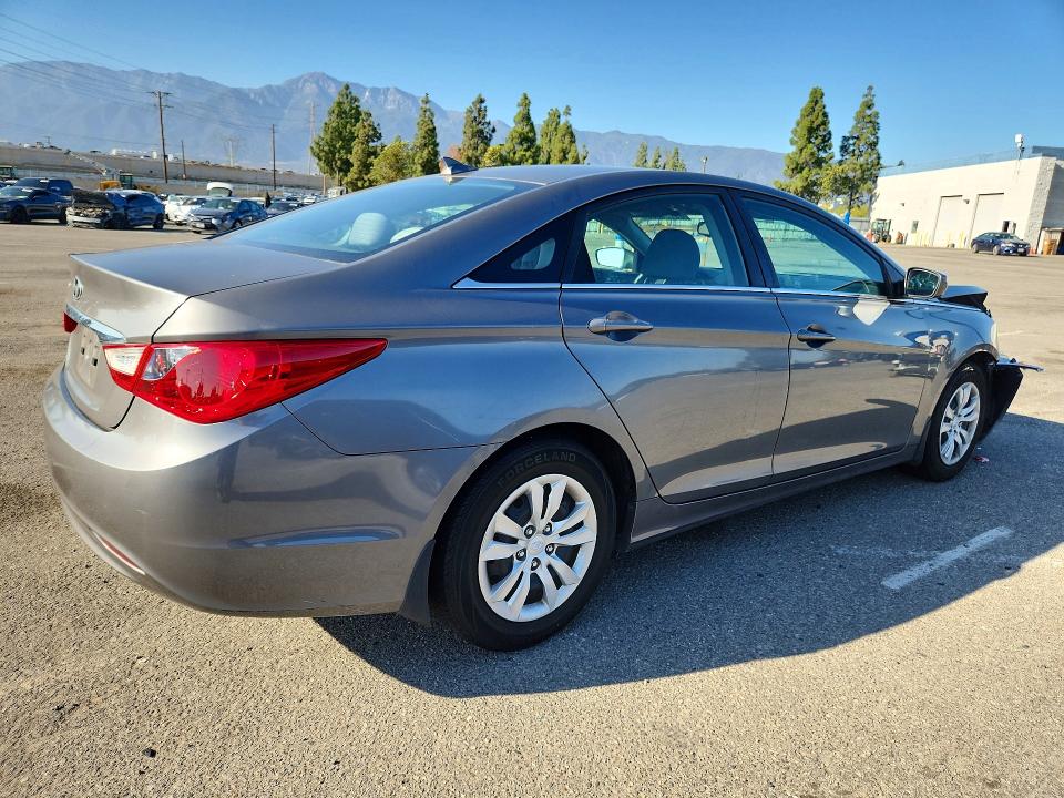 69135996 :رقم المزاد ، 5NPEB4AC4DH604515 vin ، 2013 Hyundai Sonata مزاد بيع