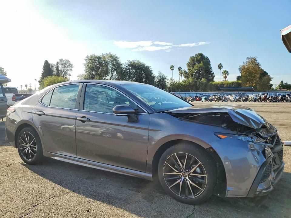 2023 Toyota Camry მანქანა იყიდება აუქციონზე, vin: 4T1G11AK4PU740327, აუქციონის ნომერი: 67934436