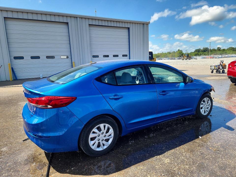 68149756 :رقم المزاد ، 5NPD74LF8HH137612 vin ، 2017 Hyundai Elantra مزاد بيع
