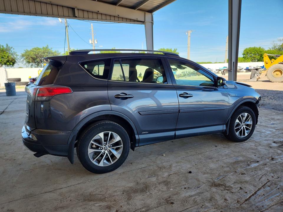 70693146 :رقم المزاد ، JTMRJREV5HD070272 vin ، 2017 Toyota Rav4 Hybrid مزاد بيع