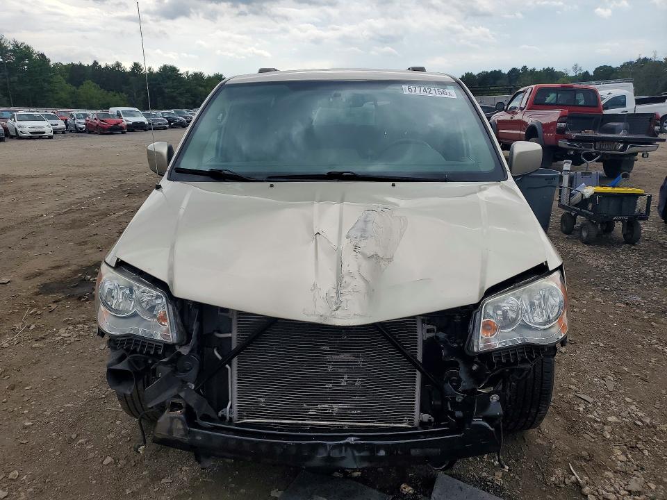 67742156 :رقم المزاد ، 2C4RC1BG6FR755683 vin ، 2015 Chrysler Town & Country مزاد بيع