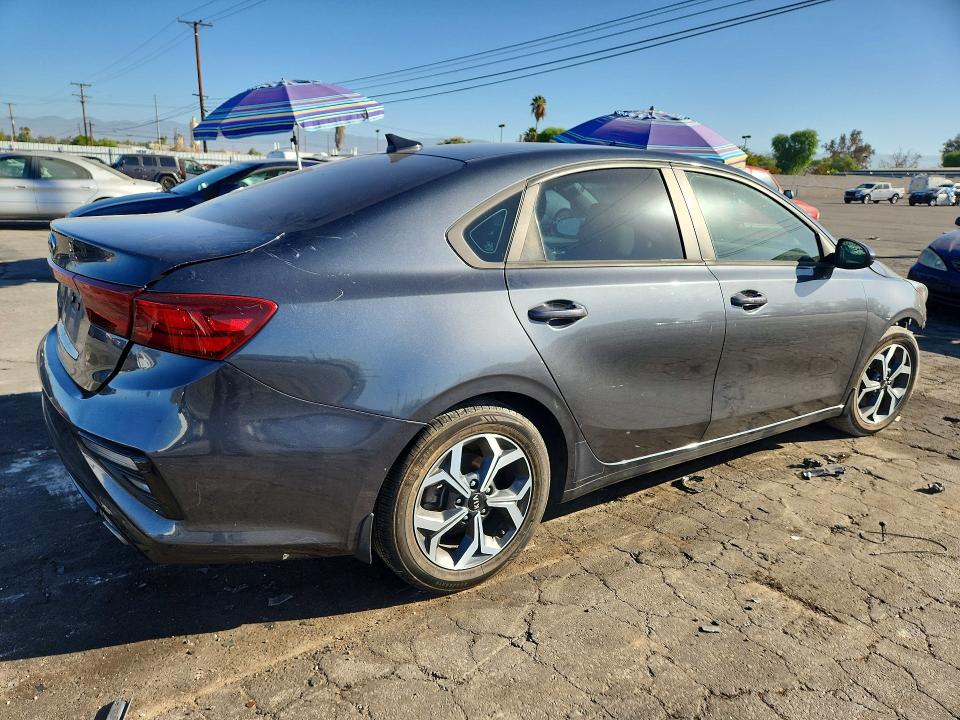 2021 Kia Forte მანქანა იყიდება აუქციონზე, vin: 3KPF24AD1ME316744, აუქციონის ნომერი: 67402376
