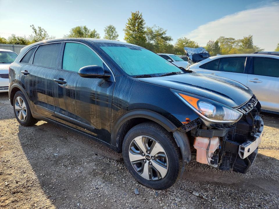 68272956 :رقم المزاد ، KNDCB3LC7H5050844 vin ، 2017 Kia Niro مزاد بيع