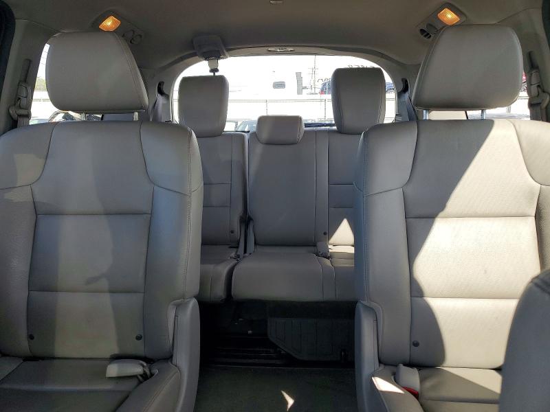 70241496 :رقم المزاد ، 5FNRL5H65EB123256 vin ، 2014 Honda Odyssey مزاد بيع