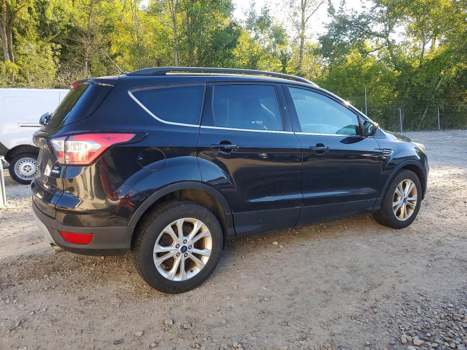 Продажа на аукционе авто 2017 Ford Escape, vin: 1FMCU0GD2HUE91813, номер лота: 70744696