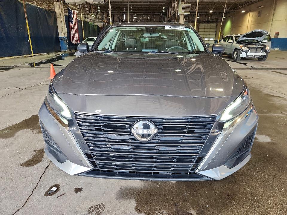 67629886 :رقم المزاد ، 1N4BL4DV0SN333582 vin ، 2025 Nissan Altima مزاد بيع