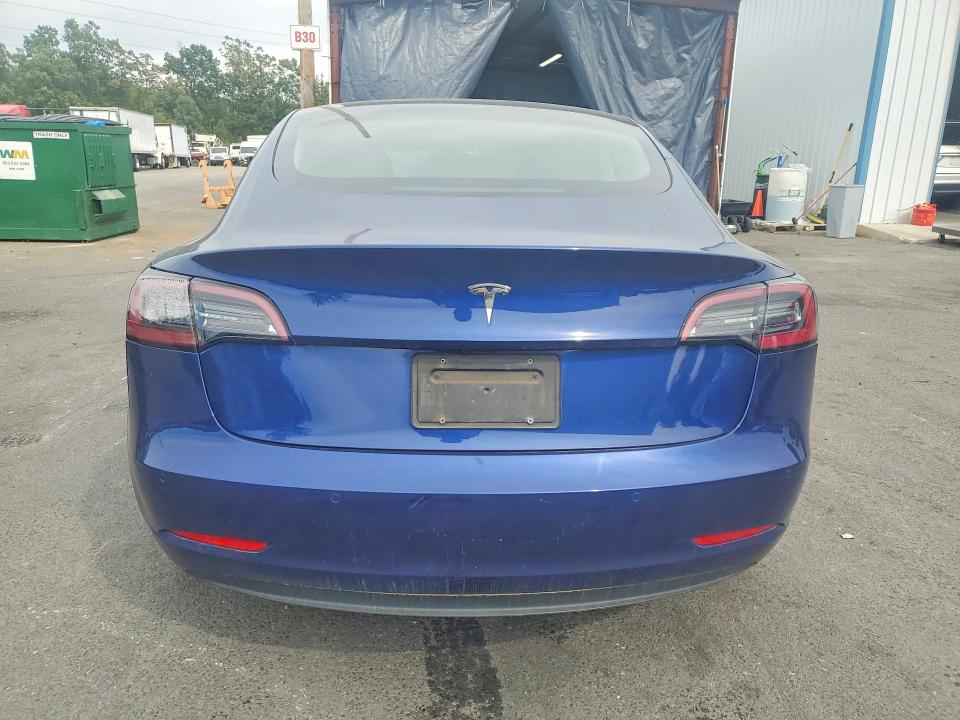 2022 Tesla Model 3 მანქანა იყიდება აუქციონზე, vin: 5YJ3E1EA2NF372311, აუქციონის ნომერი: 70033296
