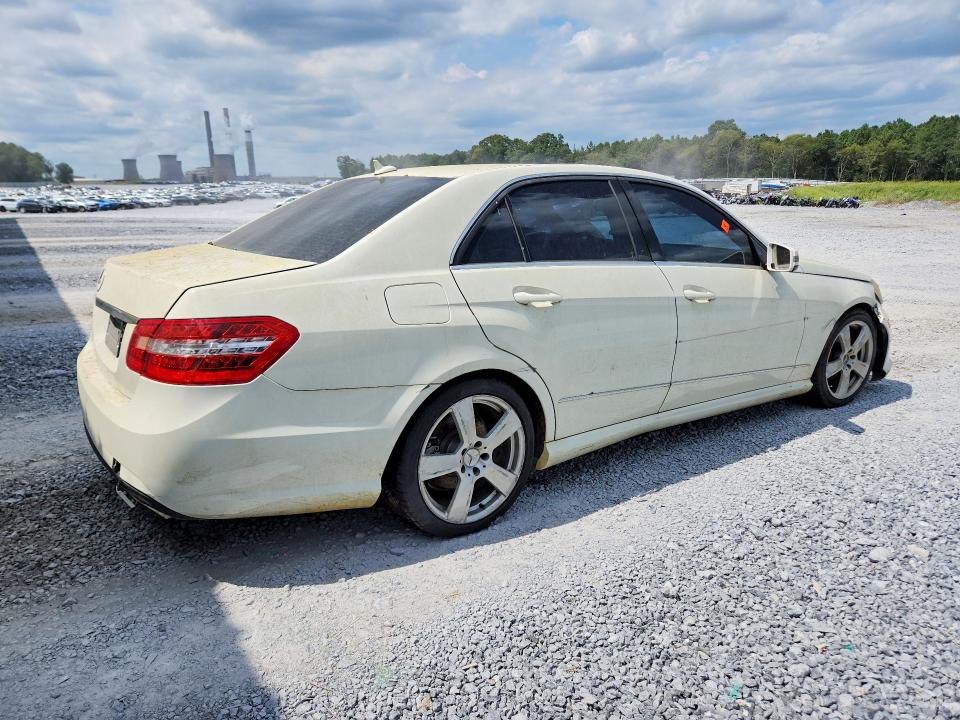 68220706 :رقم المزاد ، WDDHF5GB3AA092096 vin ، 2010 Mercedes-benz E مزاد بيع