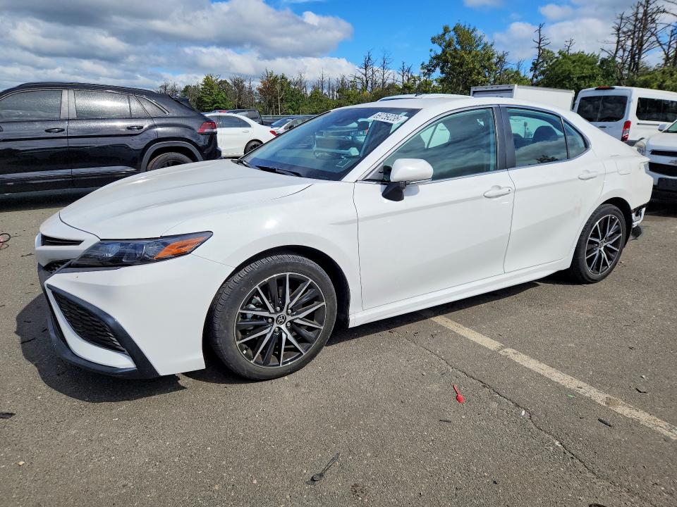 Продаж на аукціоні авто 2024 Toyota Camry, vin: 4T1G11BK3RU116567, номер лоту: 69759236