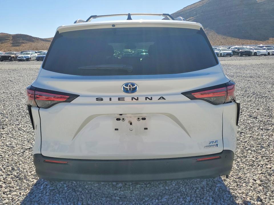 67636196 :رقم المزاد ، 5TDJRKEC7MS053564 vin ، 2021 Toyota Sienna مزاد بيع