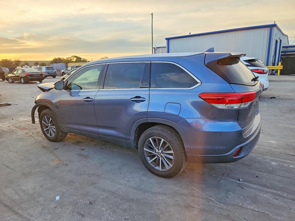 Продаж на аукціоні авто 2019 Toyota Highlander, vin: 5TDKZRFH7KS366067, номер лоту: 70631156