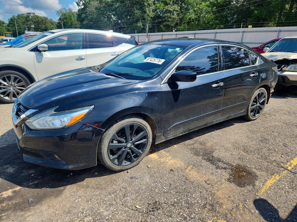 Auction sale of the 2017 Nissan Altima, vin: 1N4AL3AP6HC493417, lot number: 67425776
