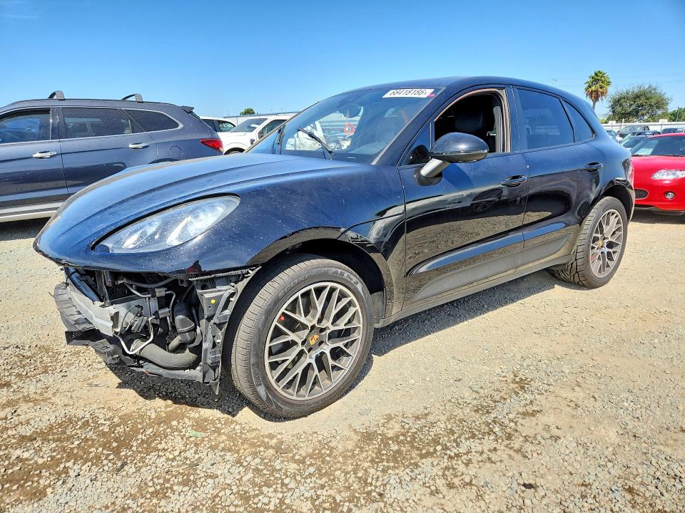 68418186 :رقم المزاد ، WP1AA2A5XHLB07850 vin ، 2017 Porsche Macan مزاد بيع