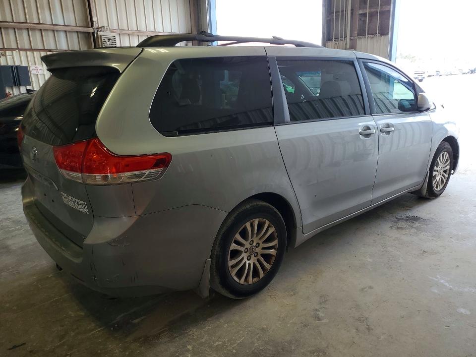Aukcja sprzedaży 2014 Toyota Sienna, vin: 5TDYK3DC9ES429726, numer aukcji: 70560266