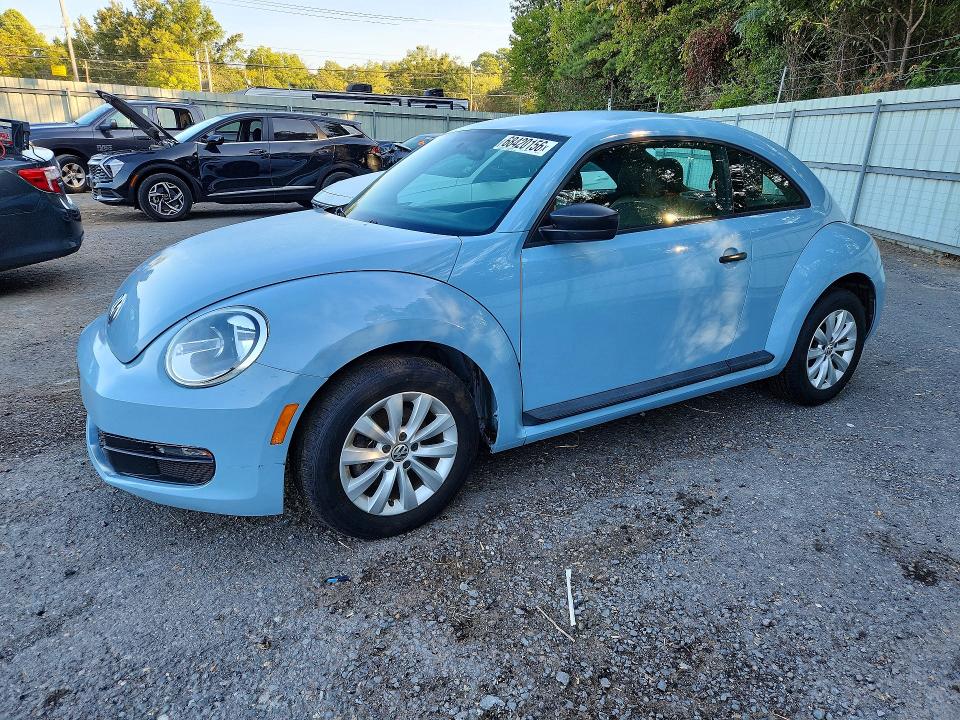 2015 Volkswagen Beetle მანქანა იყიდება აუქციონზე, vin: 3VWF17AT9FM640462        , აუქციონის ნომერი: 68420156