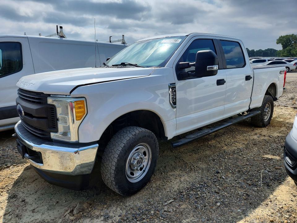 70042796 :رقم المزاد ، 1FT7W2B69HEC00318 vin ، 2017 Ford F250 مزاد بيع