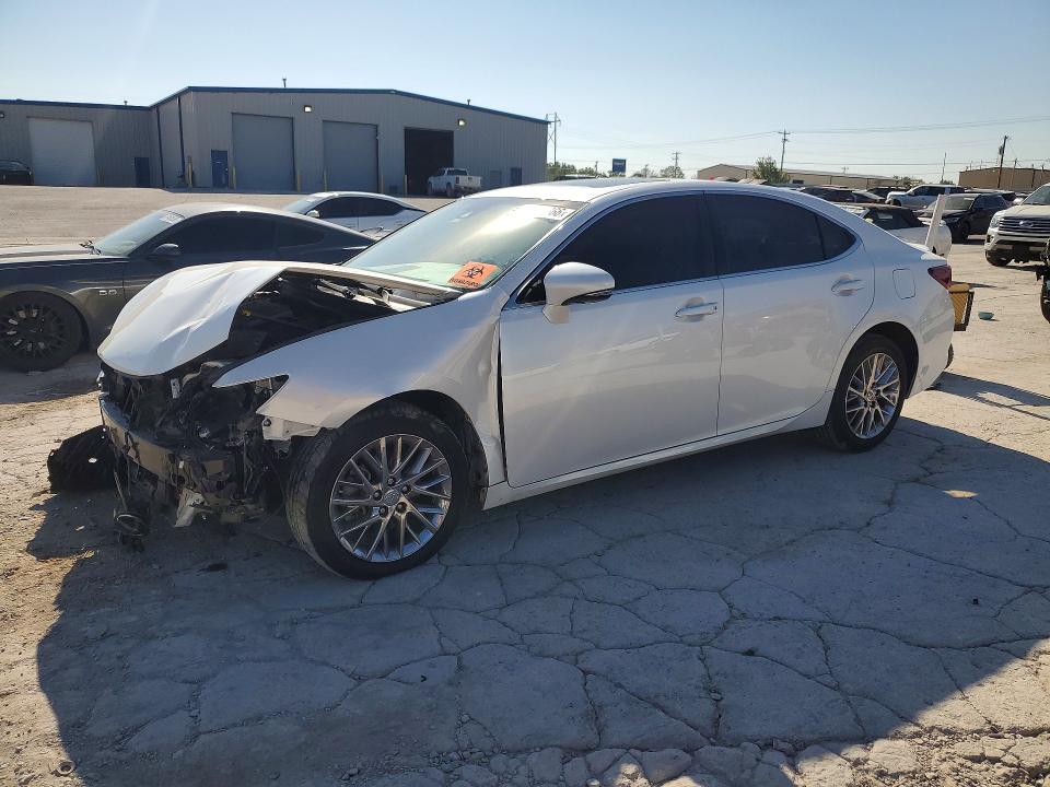 67044366 :رقم المزاد ، 58ABK1GG6JU083704 vin ، 2018 Lexus Es مزاد بيع
