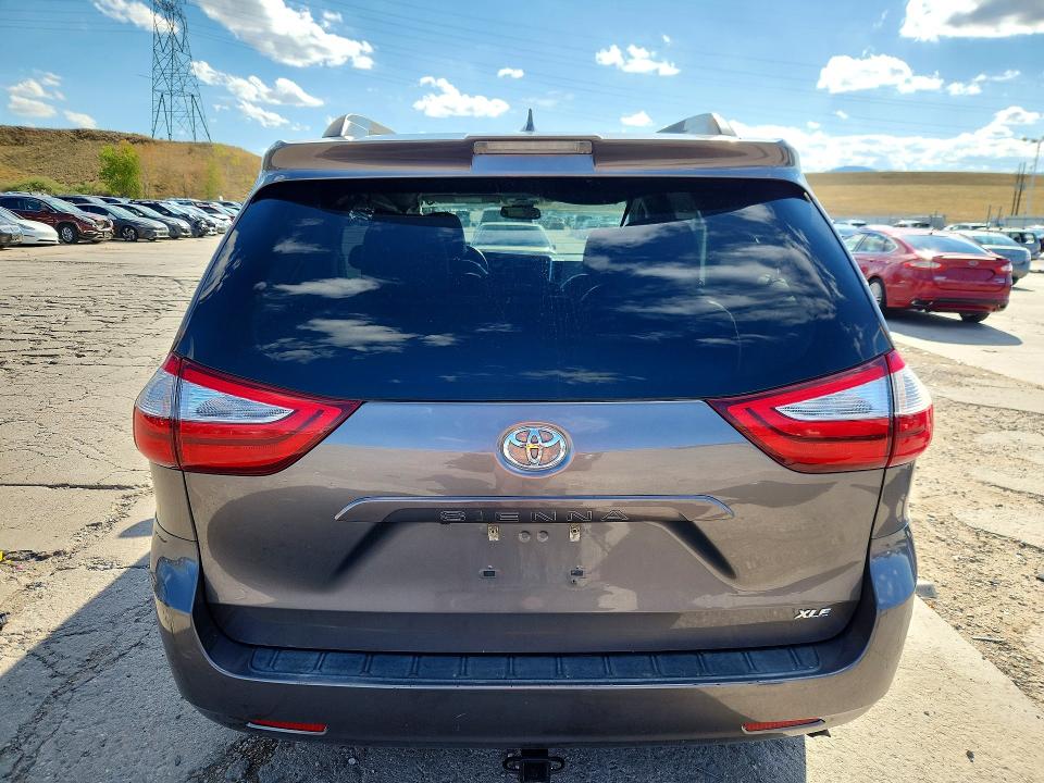Продажа на аукционе авто 2018 Toyota Sienna, vin: 5TDYZ3DC9JS928399, номер лота: 69569896