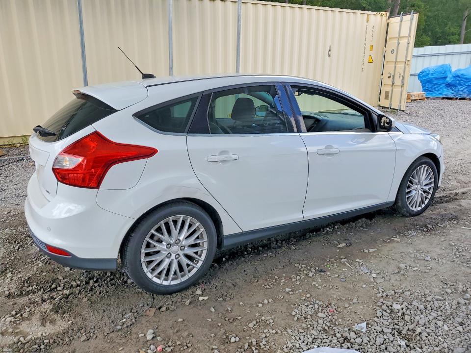 68606876 :رقم المزاد ، 1FAHP3M26CL244997 vin ، 2012 Ford Focus مزاد بيع