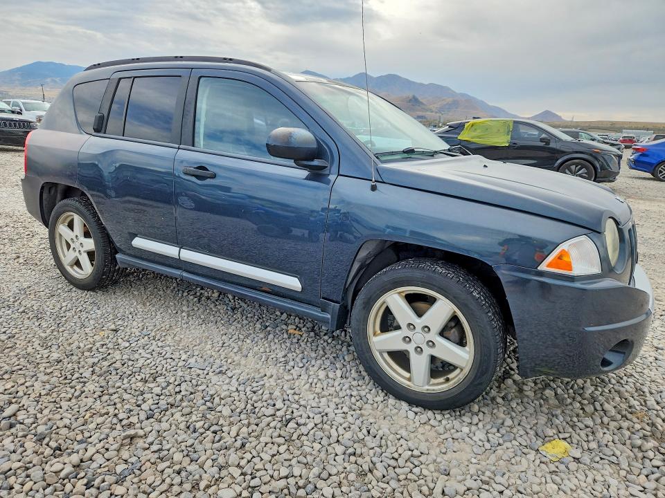 69887066 :رقم المزاد ، 1J8FF57W97D598097 vin ، 2007 Jeep Compass مزاد بيع